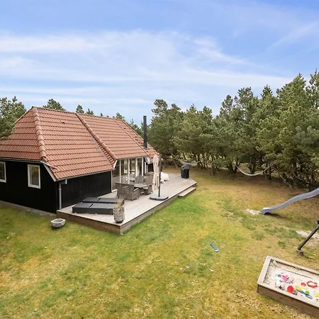Ginna Holiday home Blavand