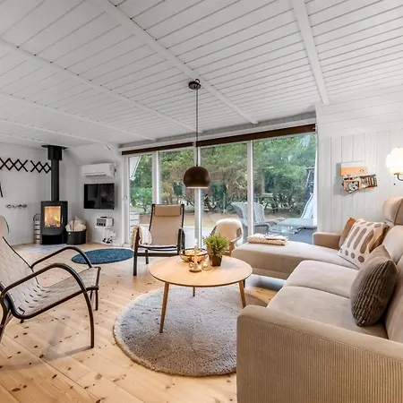 Ginna - 1-3km From The Sea By Interhome